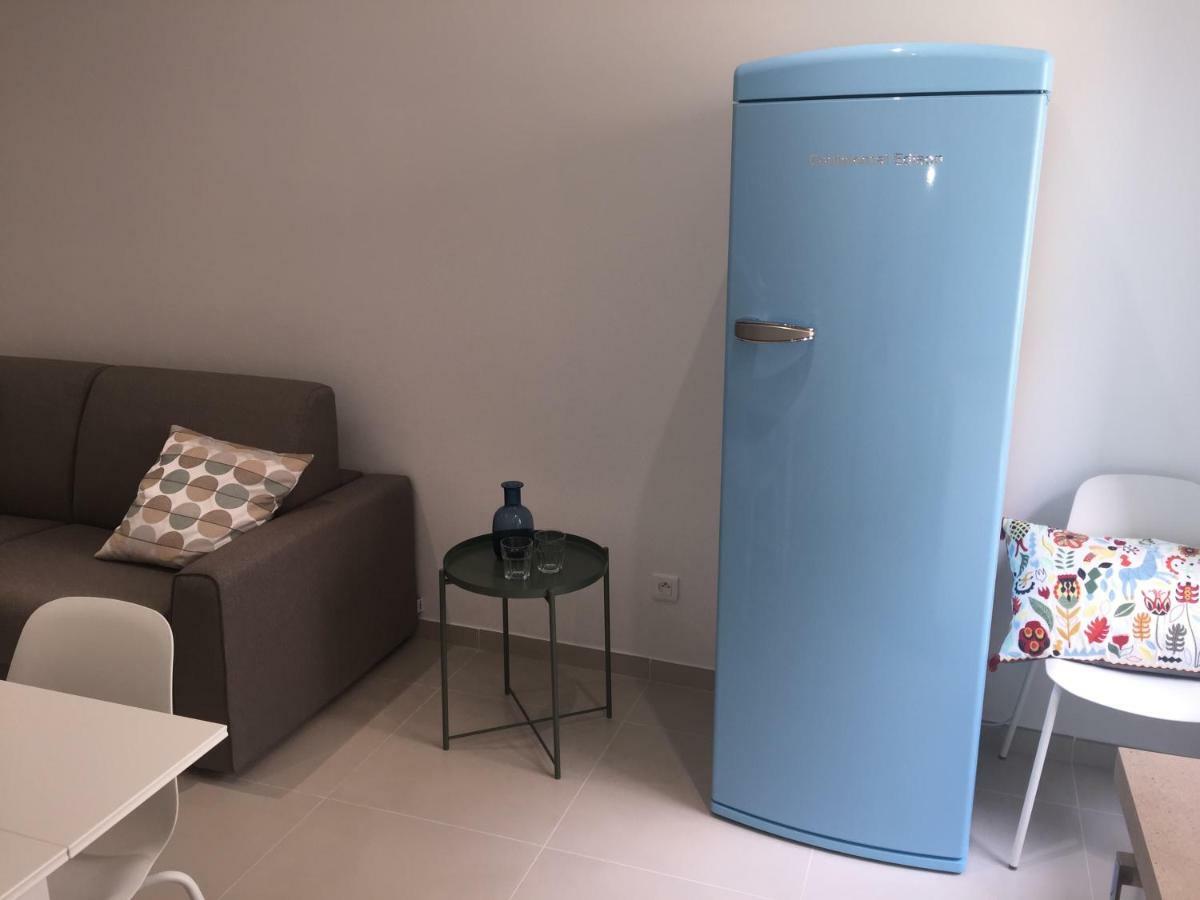 2 Pieces Climatise A Cote De La Rue Palmaro Apartment