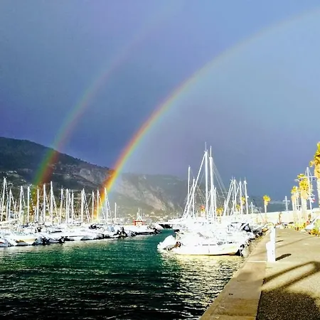 Menton 2 Pieces Climatise A Cote De La Plage Rue Palmaro Exterior foto