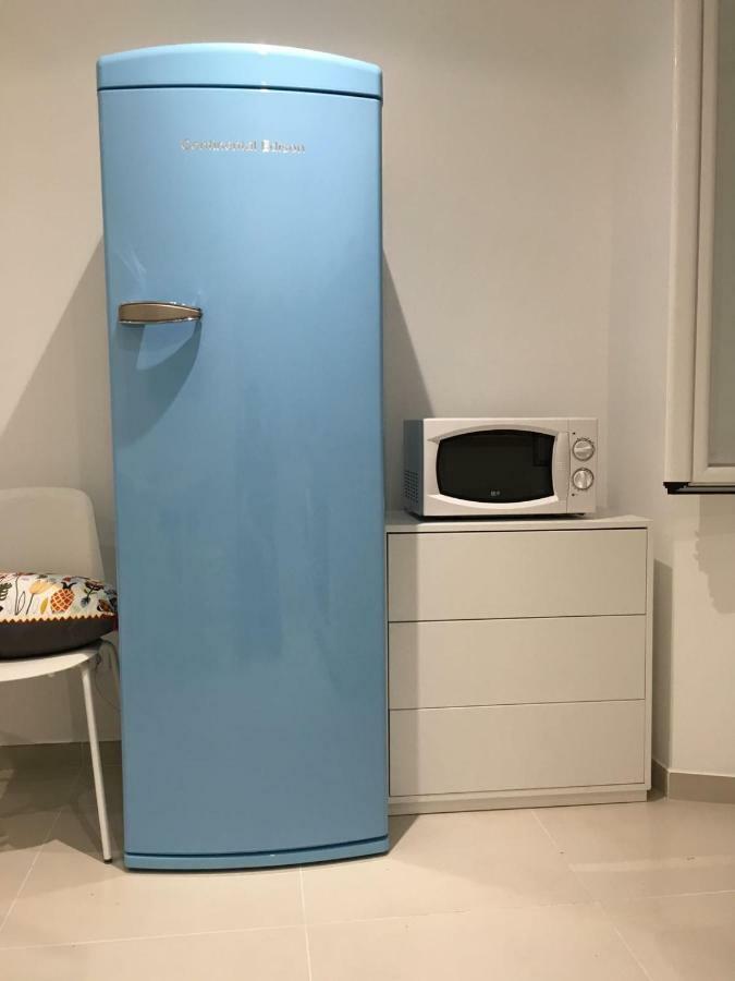2 Pieces Climatise A Cote De La Rue Palmaro Apartment Menton