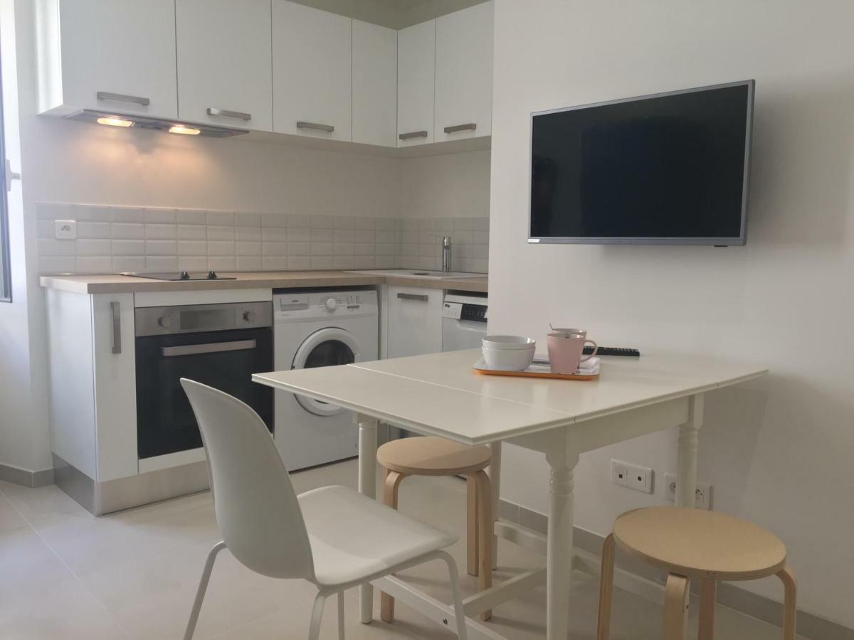 Apartment 2 Pieces Climatise A Cote De La Rue Palmaro