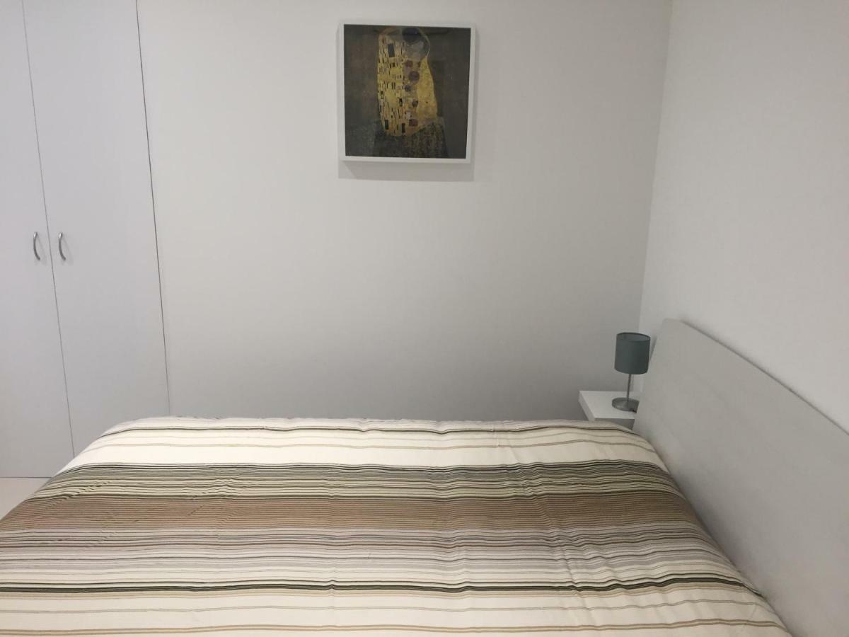 2 Pieces Climatise A Cote De La Rue Palmaro * Menton