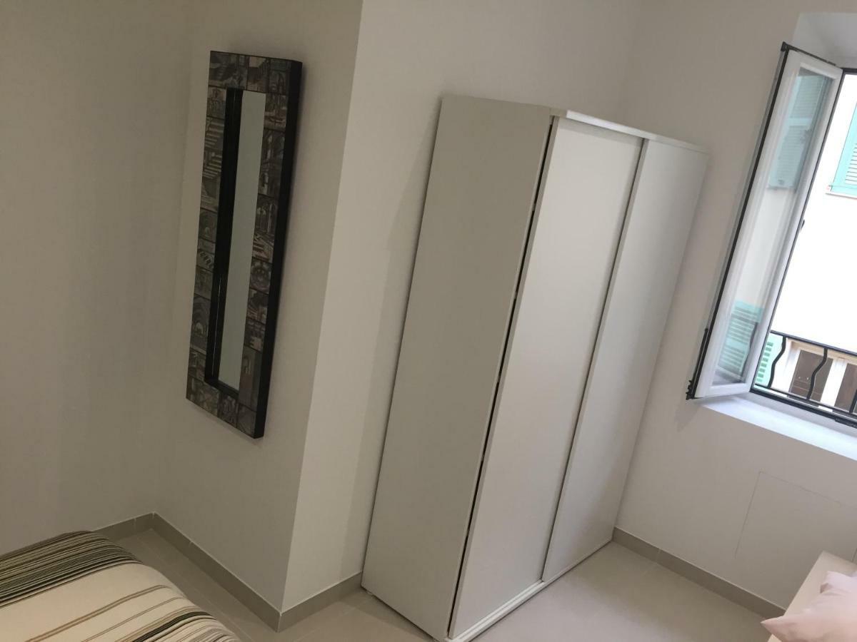 Deux Pièces Rue Piétonne Situation Idéale Apartamento